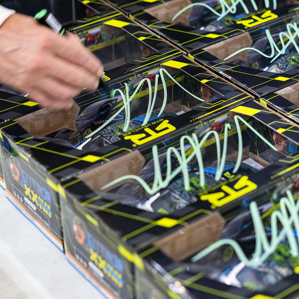 Autographed 2025 Ford Mustang RTR 1:24 Diecast - Vaughn Gittin Jr - Image 4